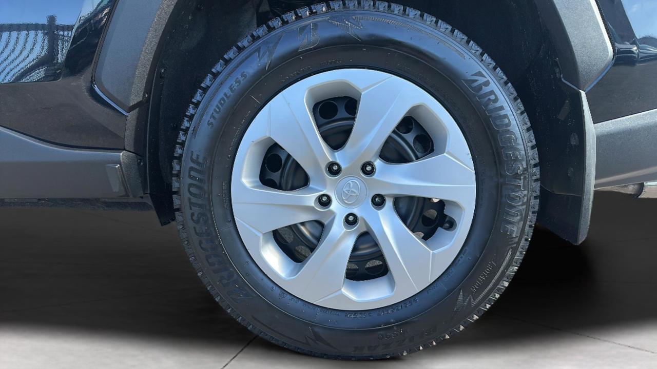 2024 Toyota RAV4 LE AWD Photo