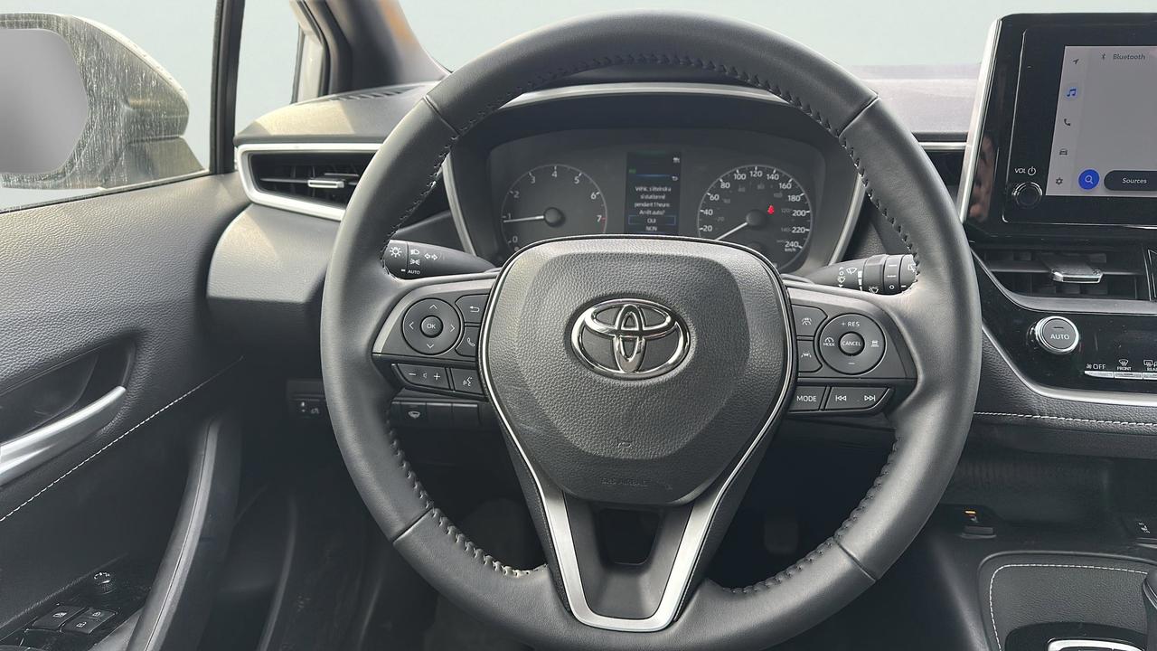 2025 Toyota Corolla Hatchback CVT Photo