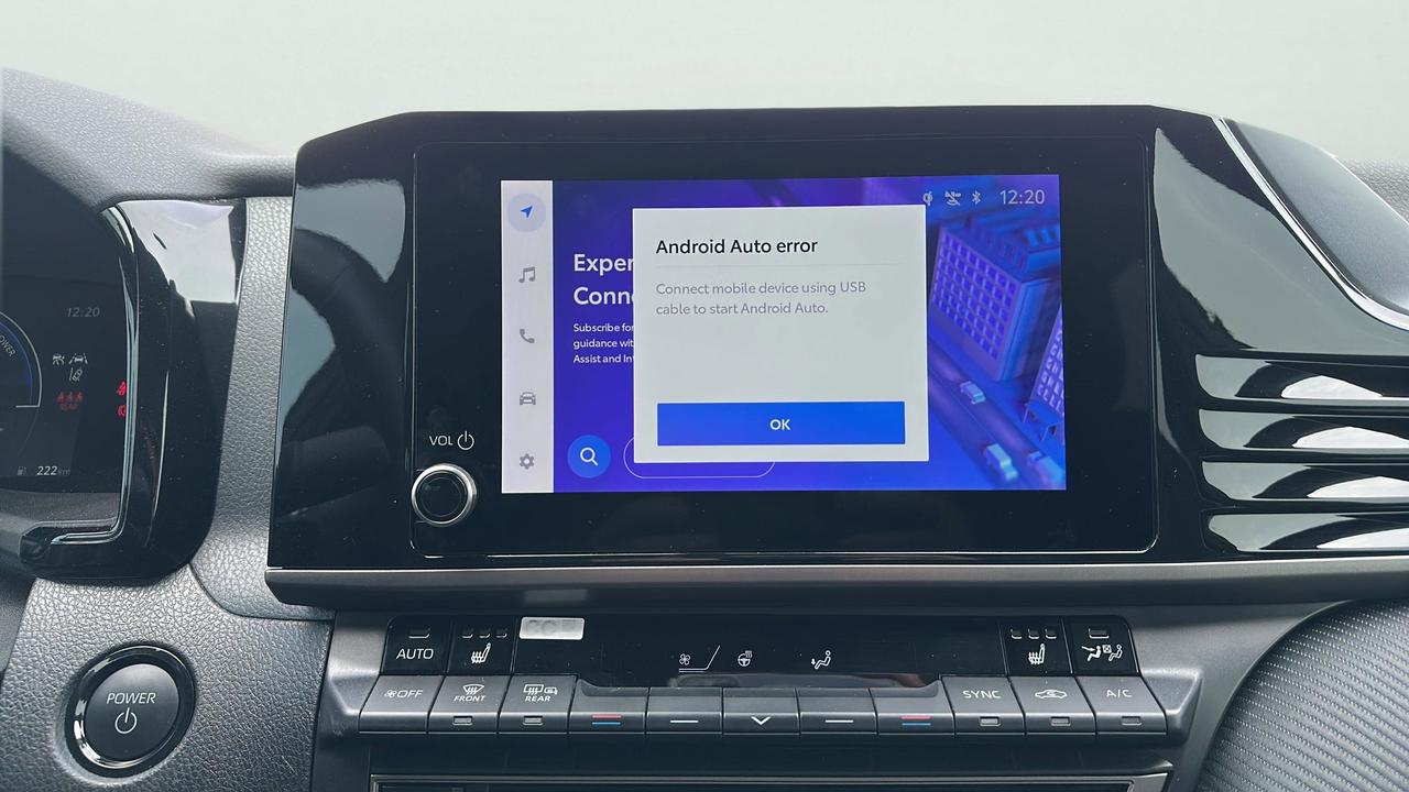 2025 Toyota Camry SE CVT Photo