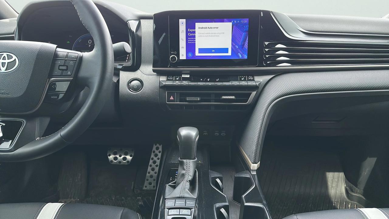 2025 Toyota Camry SE CVT Photo