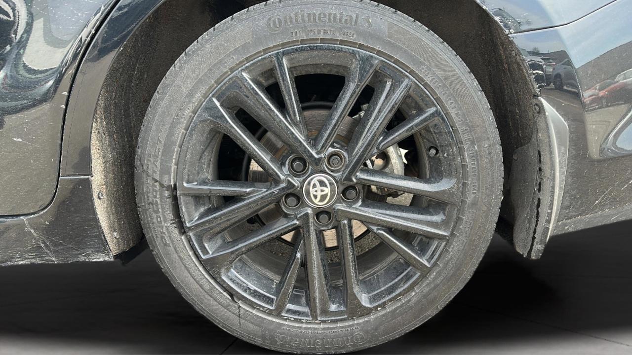 2025 Toyota Camry SE CVT Photo