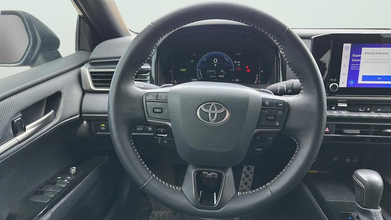 2025 Toyota Camry SE CVT Photo