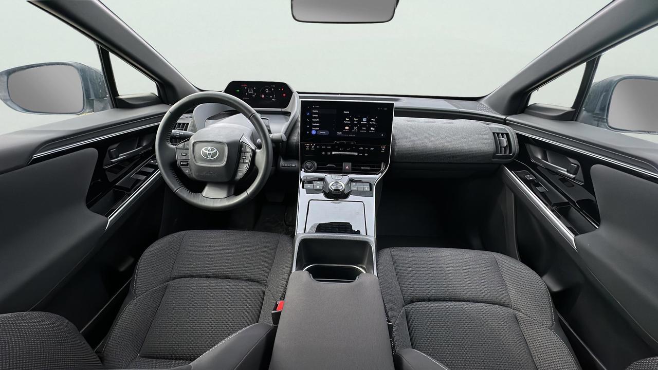 2025 Toyota bZ4X LE FWD Photo
