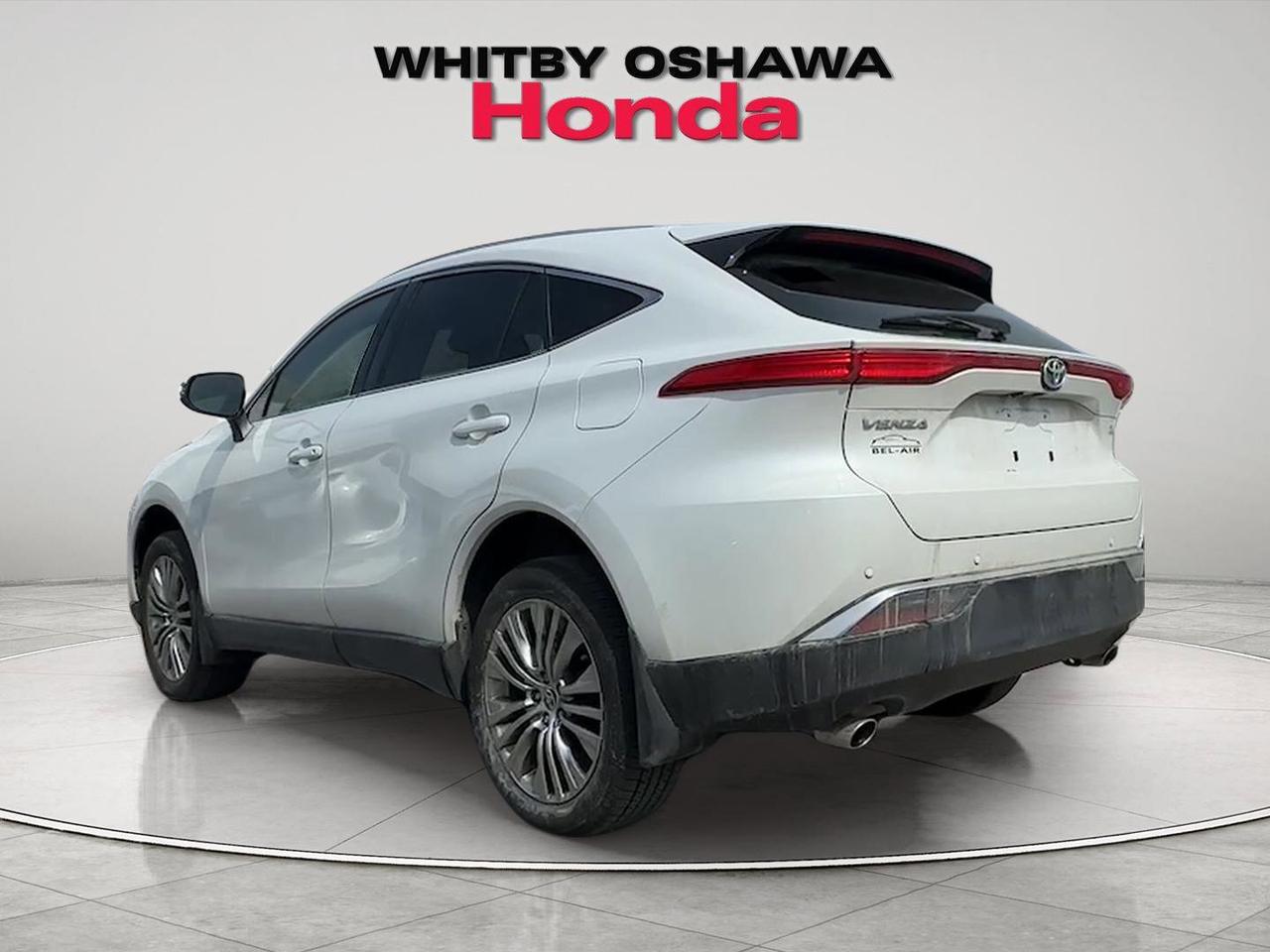 2023 Toyota Venza  Photo2