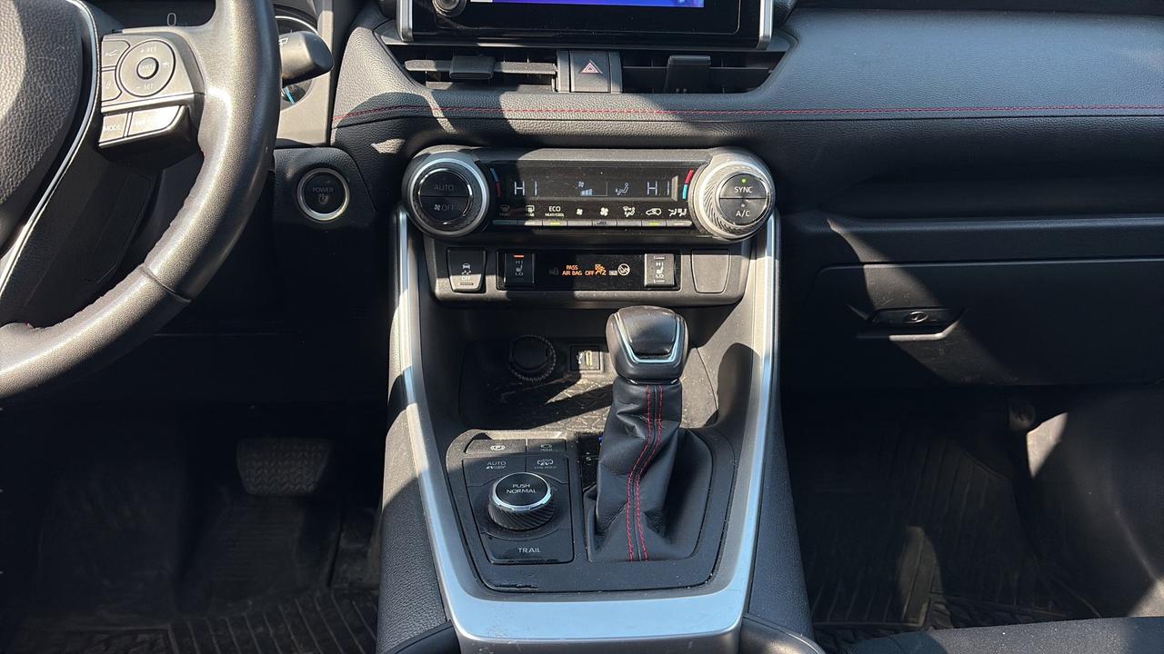 2024 Toyota RAV4 Prime XSE Photo