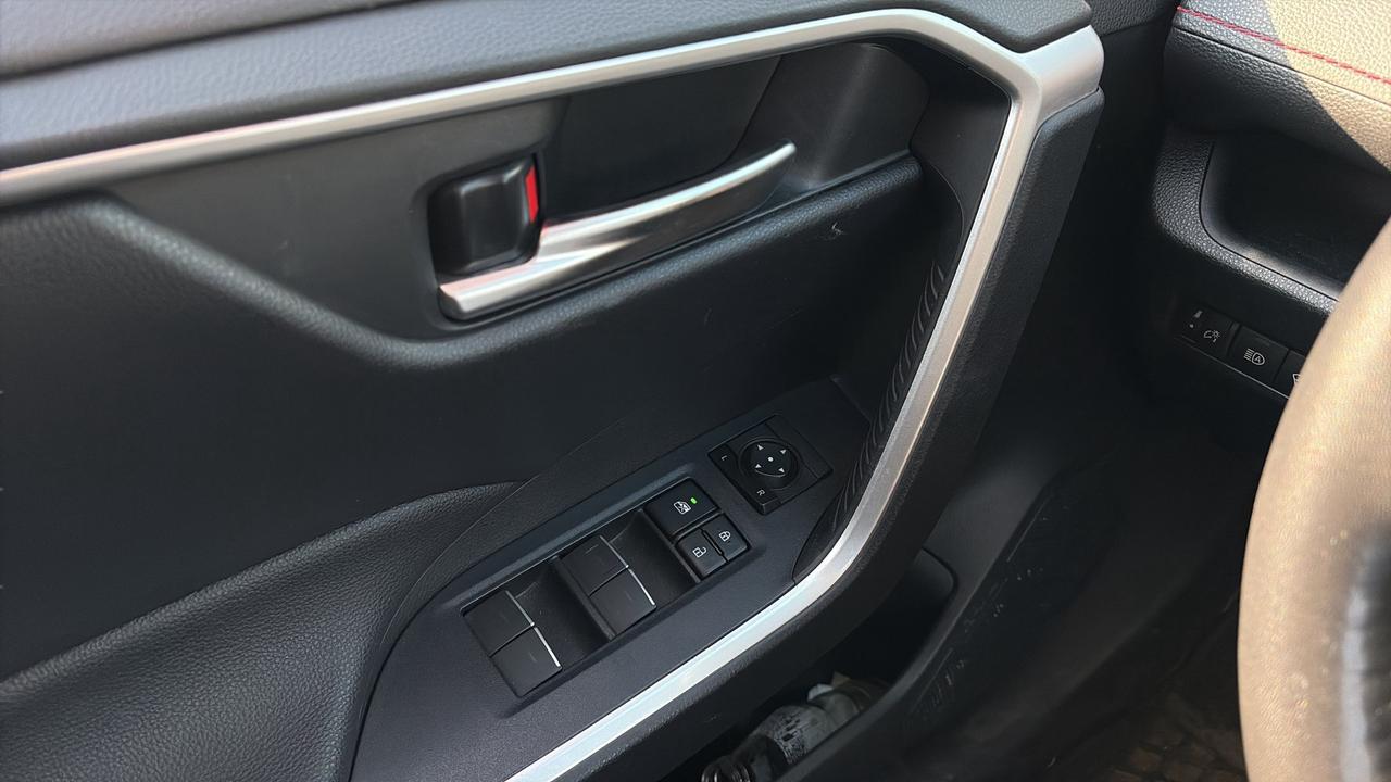 2024 Toyota RAV4 Prime XSE Photo