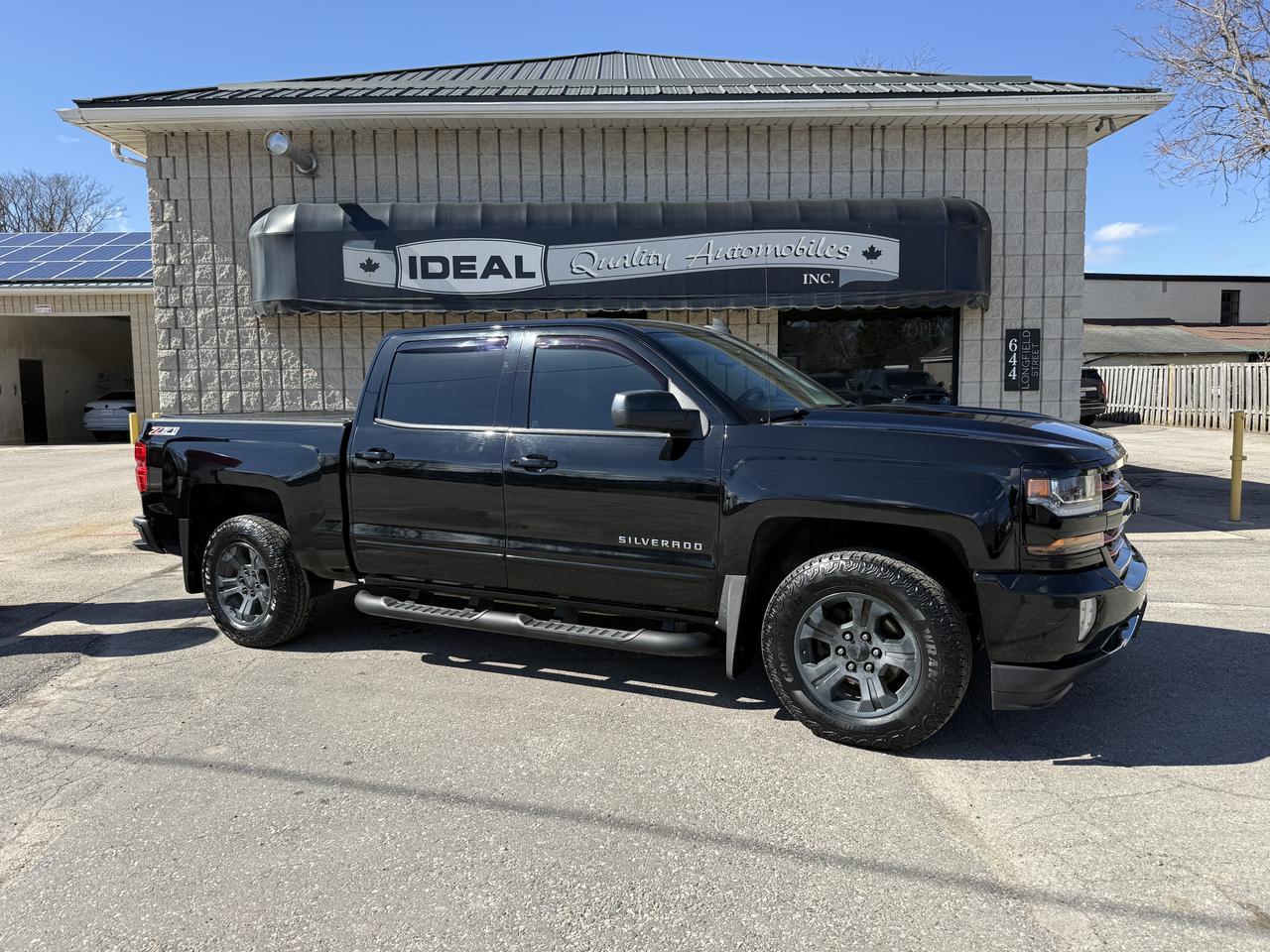 2017 Chevrolet Silverado 1500 LT Photo0