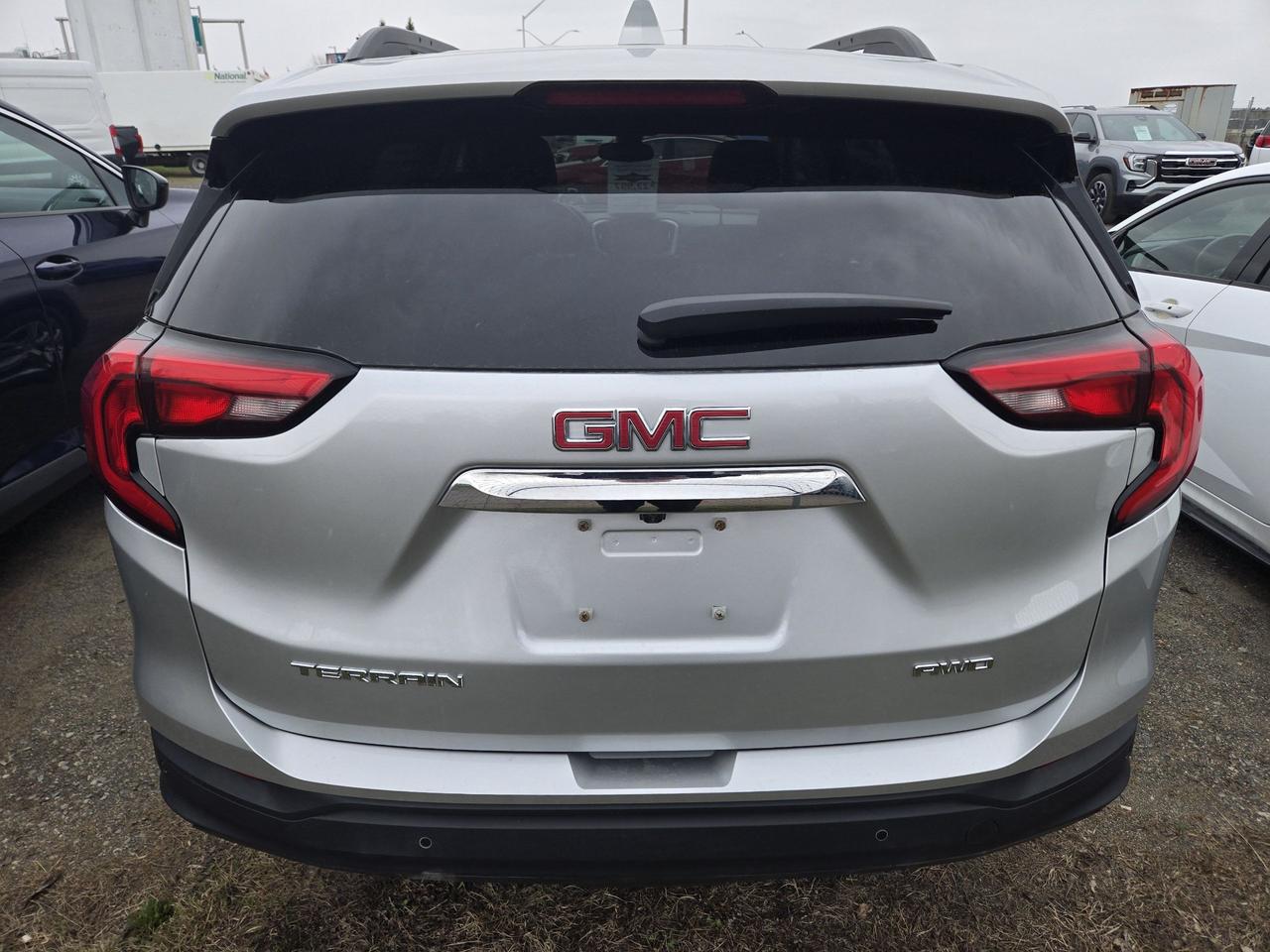 2020 GMC Terrain SLE Photo2