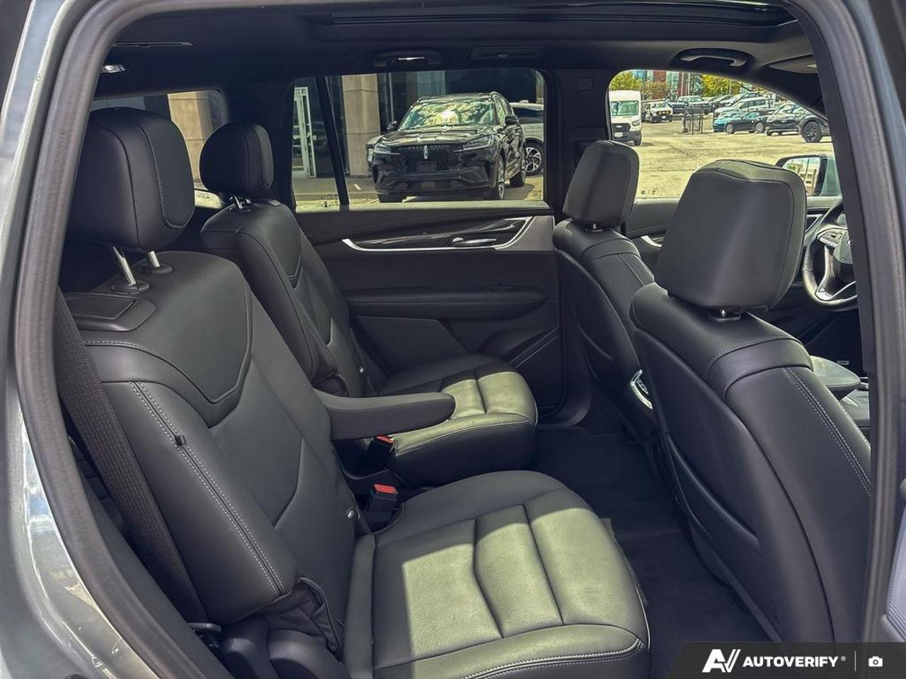 2023 Cadillac XT6 Sport 1SF|DRIVER ASSIST PK|TECH PK|20WHLS|NO ACCIDENTS Photo