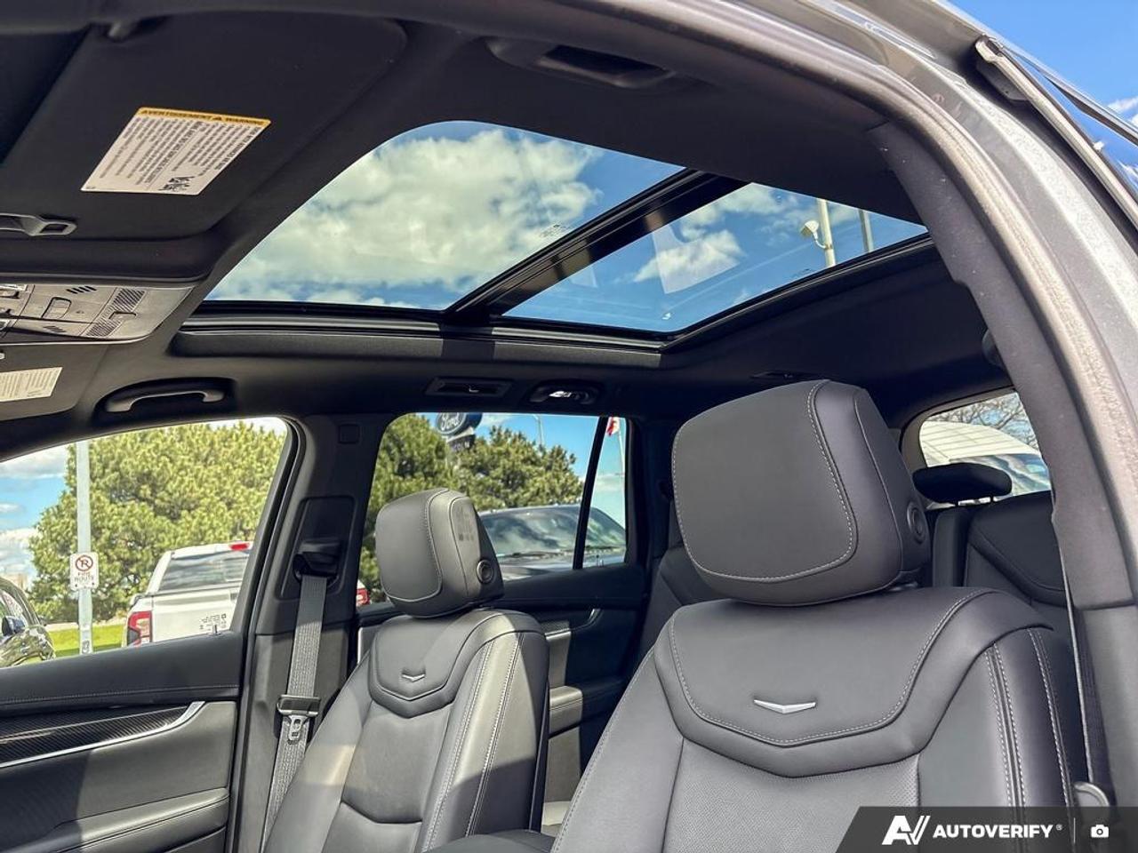 2023 Cadillac XT6 Sport 1SF|DRIVER ASSIST PK|TECH PK|20WHLS|NO ACCIDENTS Photo