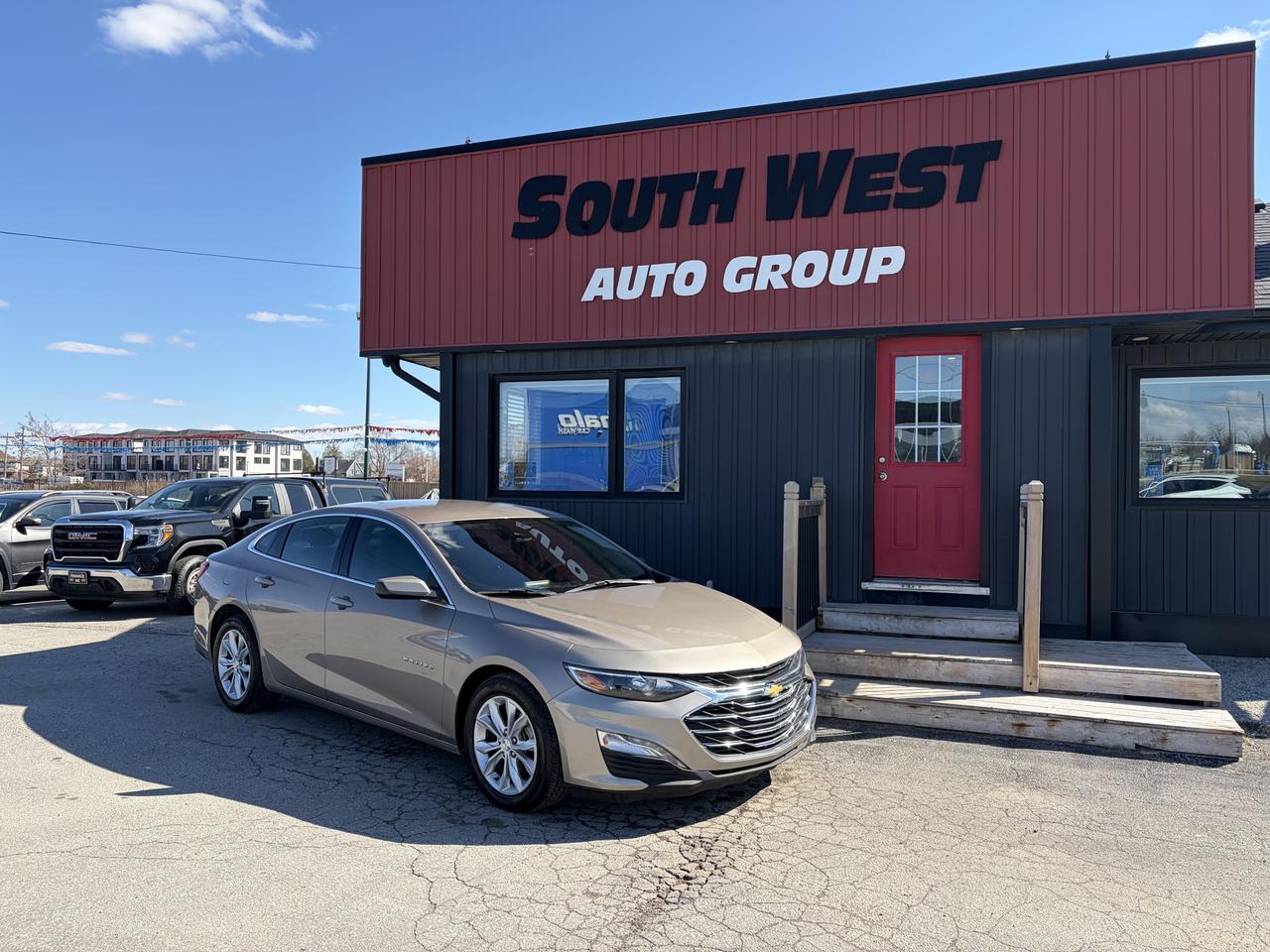 2023 Chevrolet Malibu 1LT Photo0