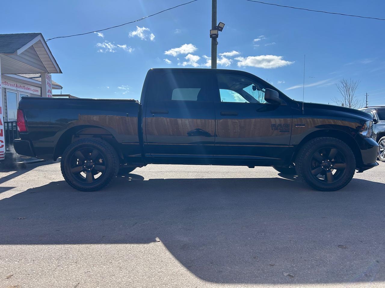 2021 RAM 1500 Classic EXPRESS Photo