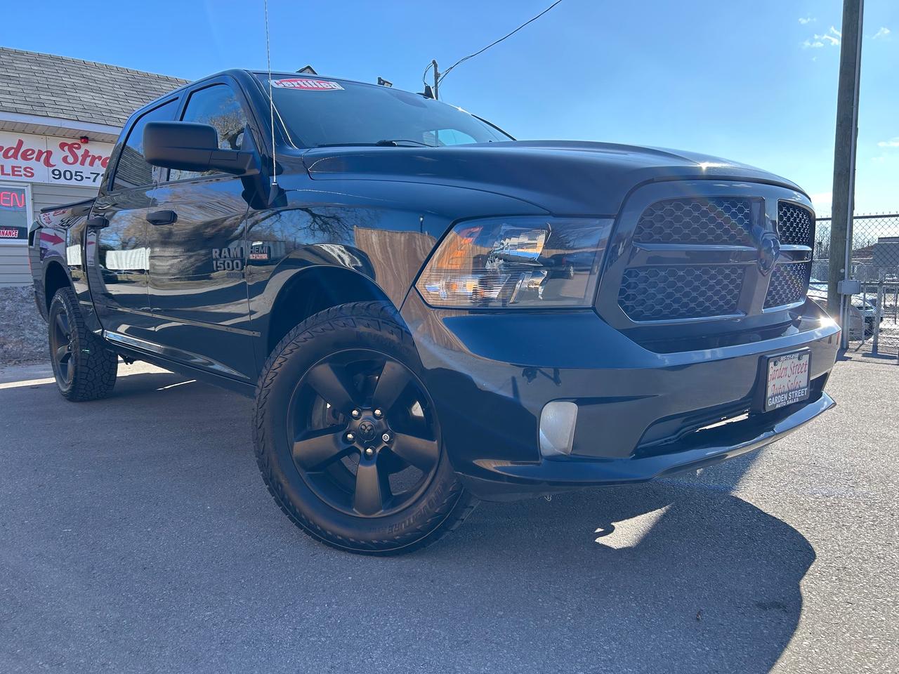 2021 RAM 1500 Classic EXPRESS Photo