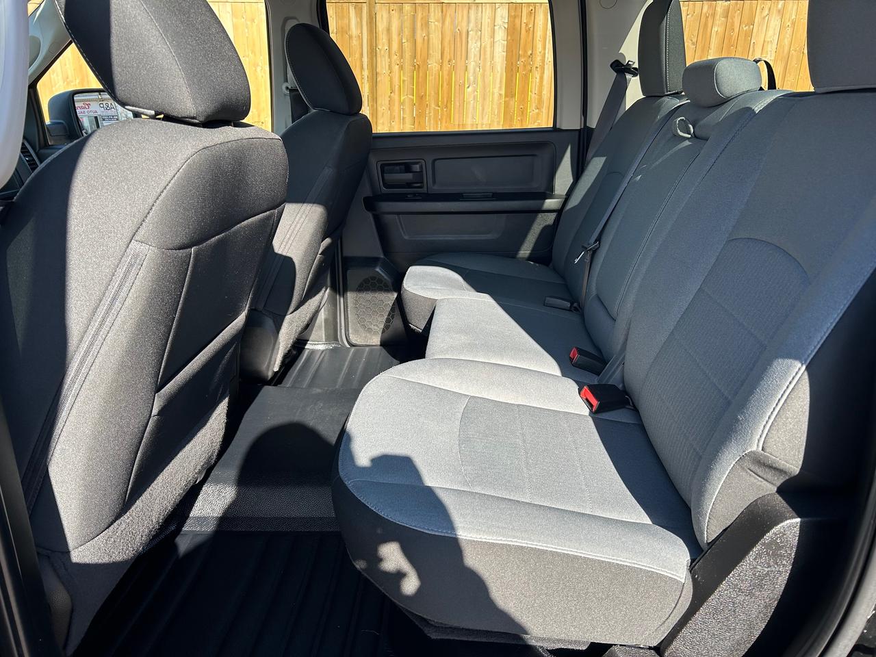 2021 RAM 1500 Classic EXPRESS Photo