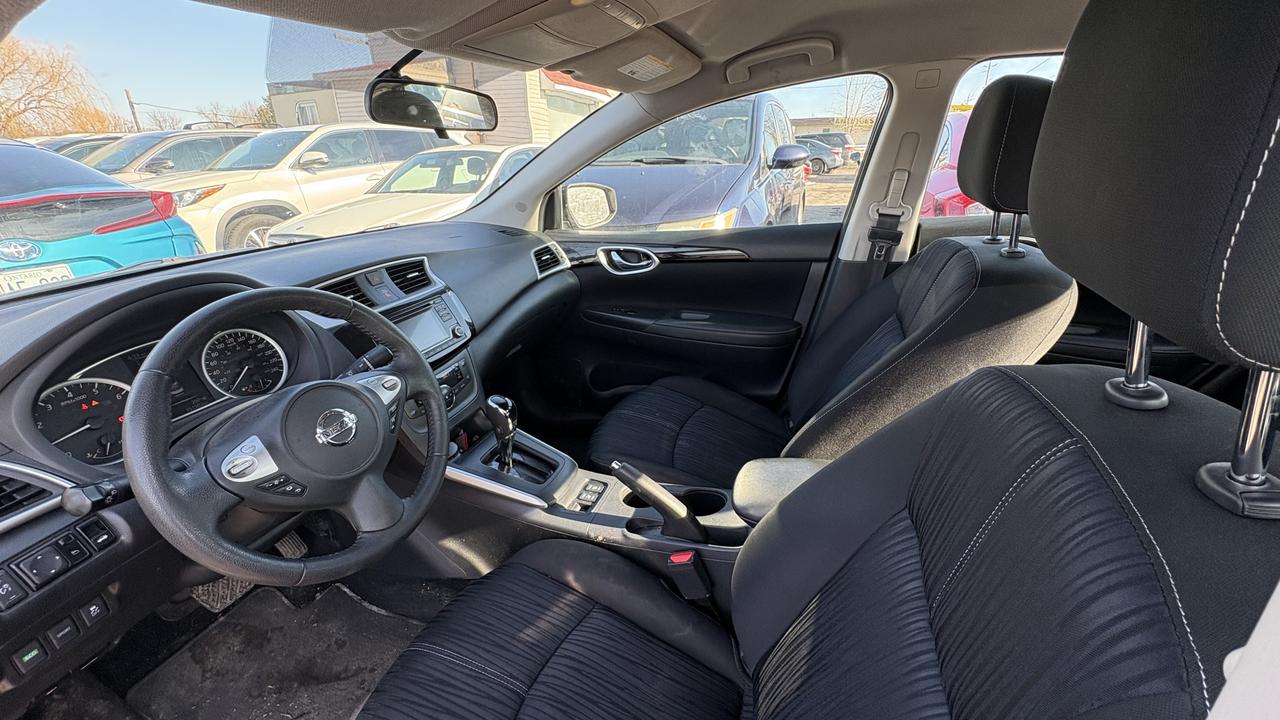 2018 Nissan Sentra SV Photo