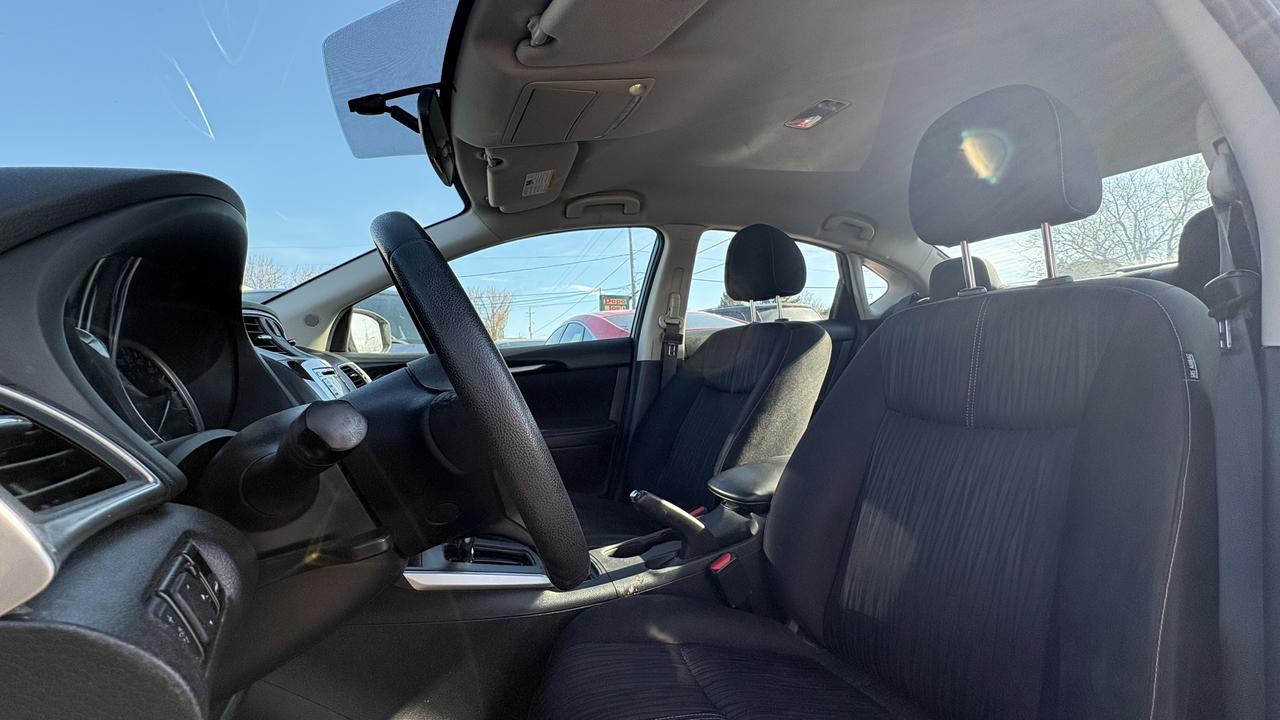 2018 Nissan Sentra SV Photo