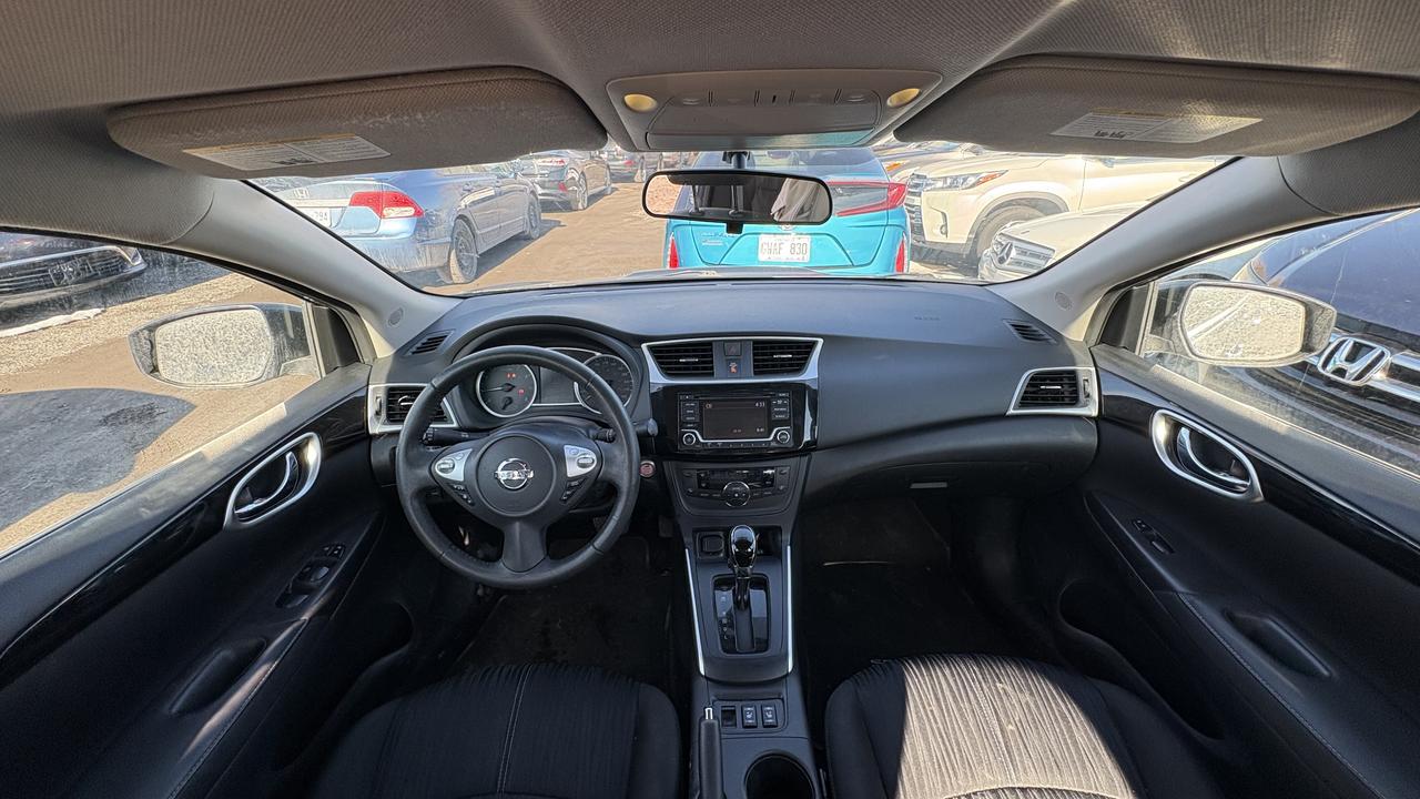 2018 Nissan Sentra SV Photo