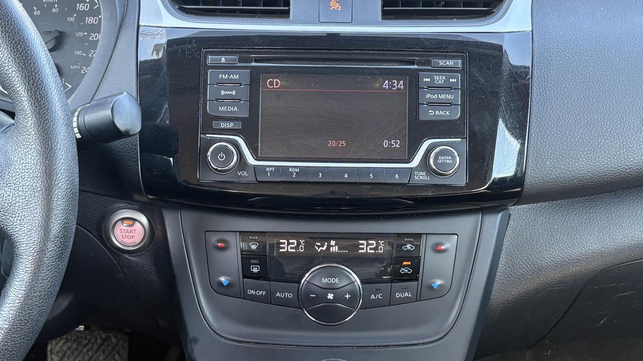 2018 Nissan Sentra SV Photo