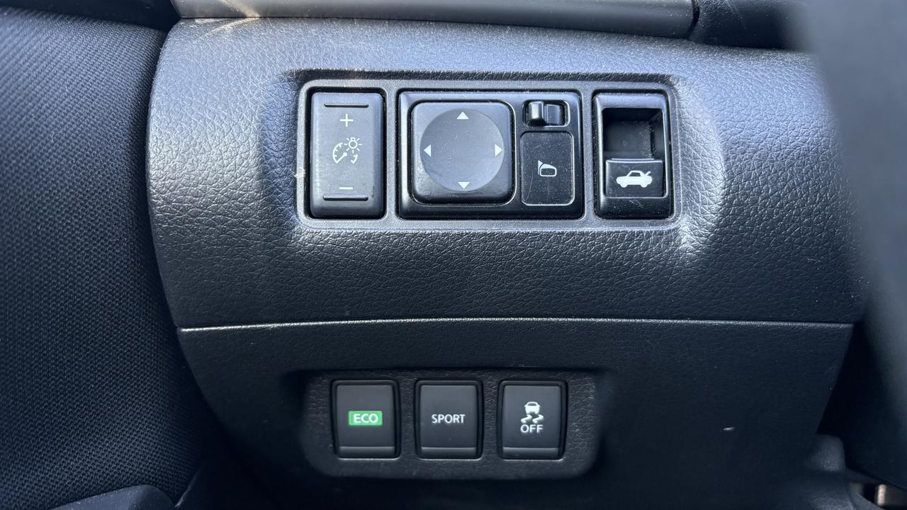 2018 Nissan Sentra SV Photo