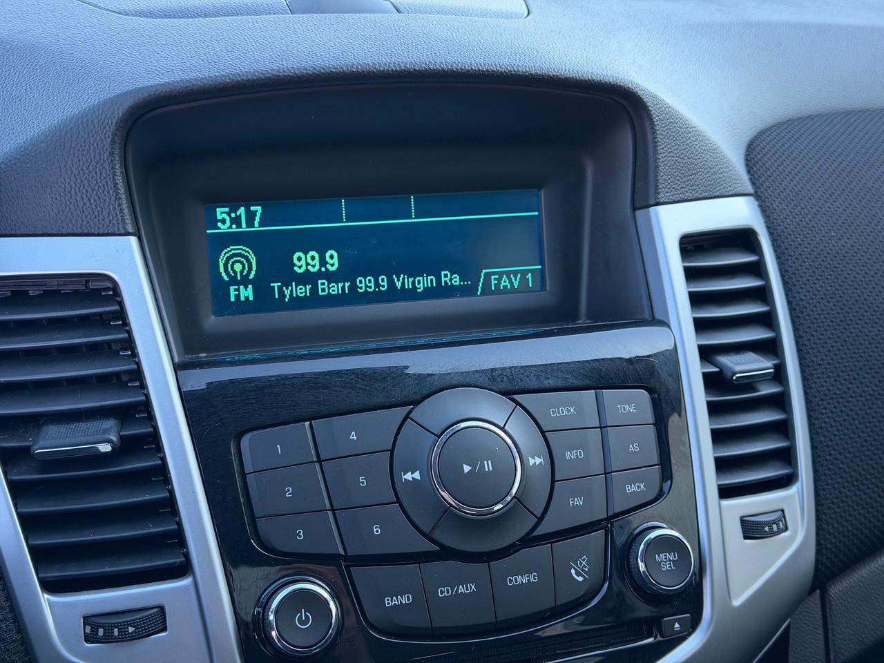 2013 Chevrolet Cruze LT Turbo **CLEAN CARFAX**EXCELLENT SERVICE** Photo