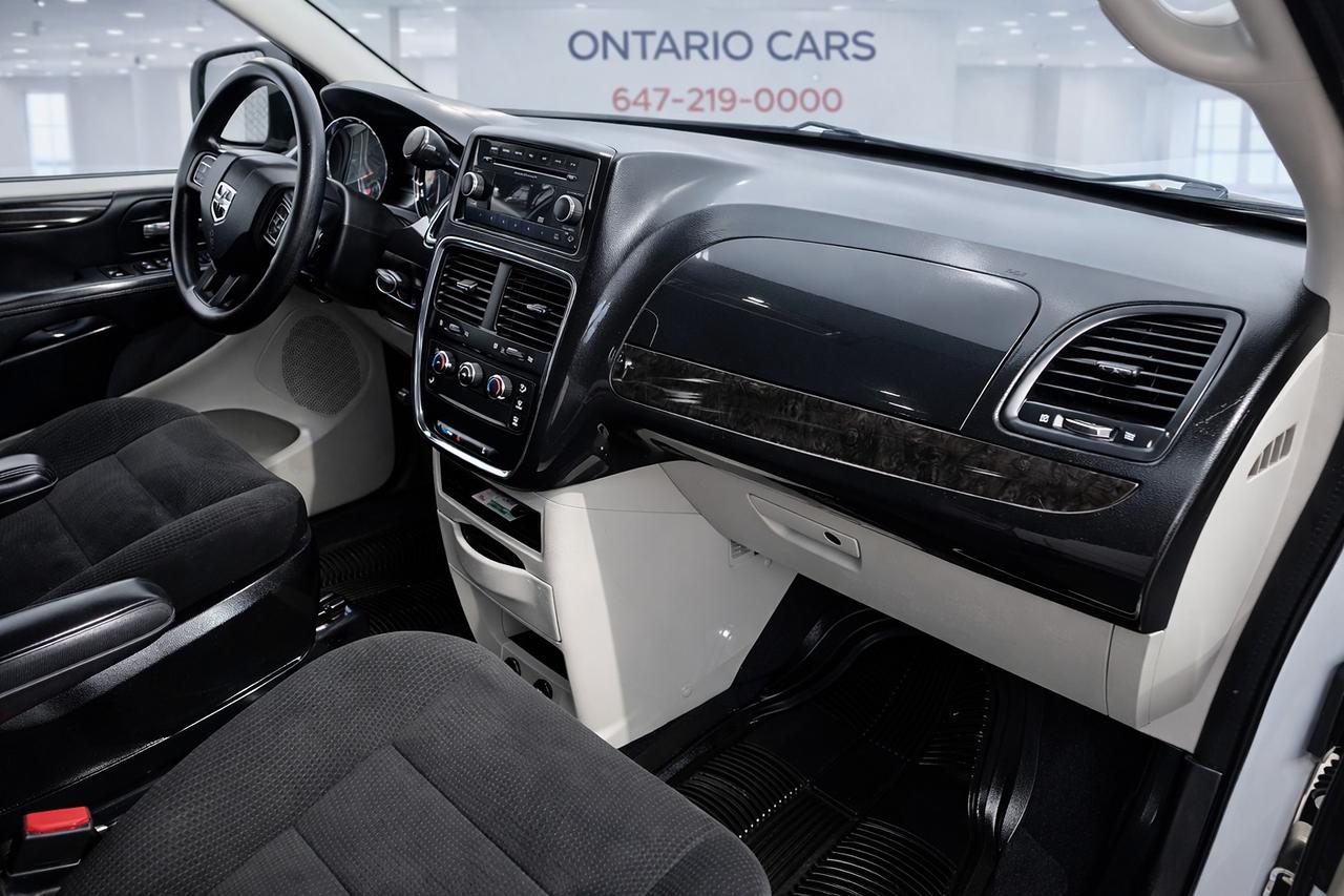 2016 Dodge Grand Caravan CANADA VALUE PACKAGE Photo