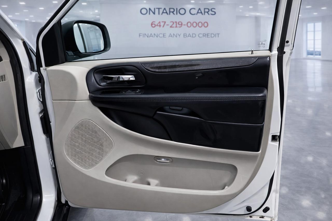 2016 Dodge Grand Caravan CANADA VALUE PACKAGE Photo