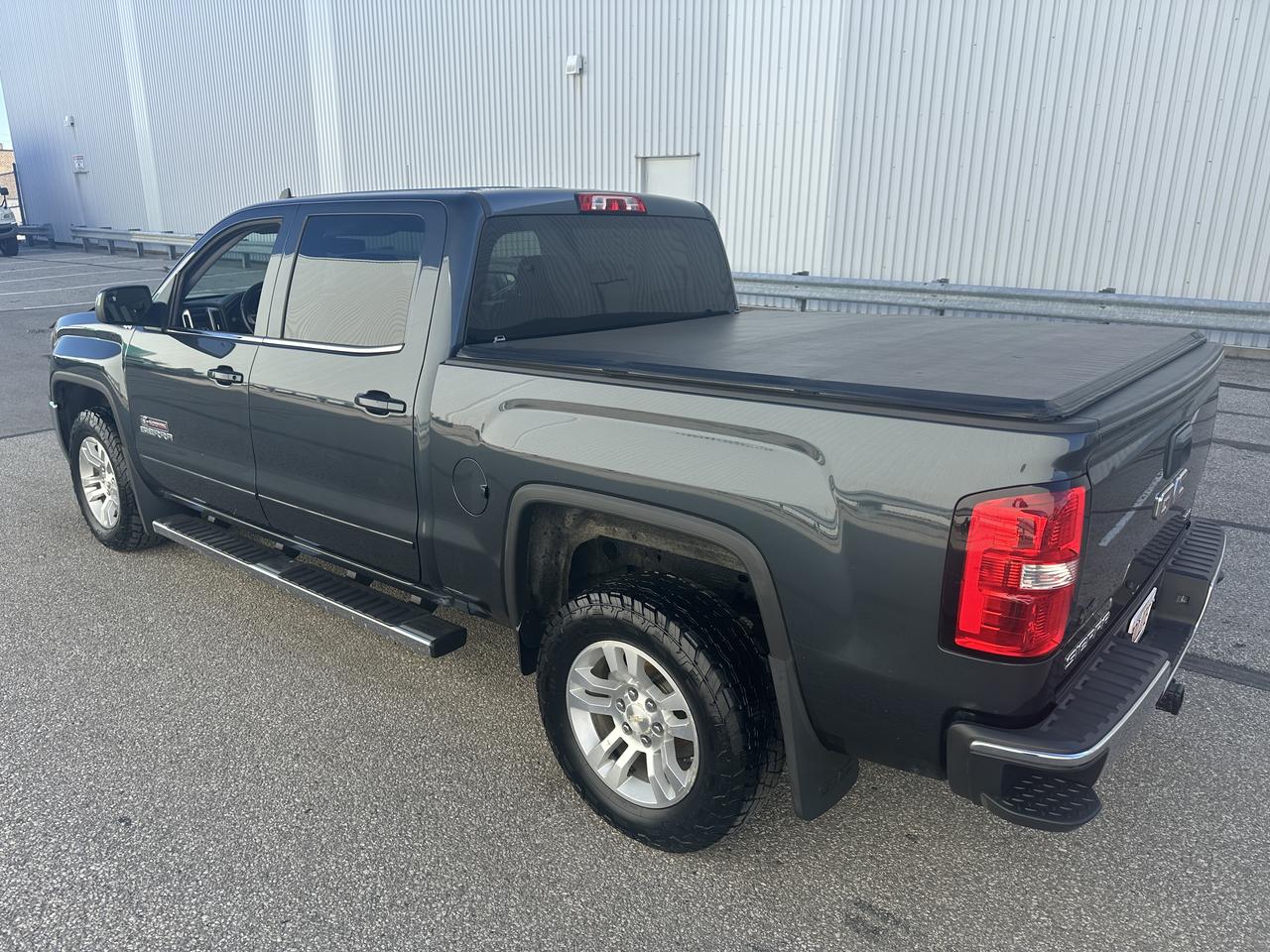 2017 GMC Sierra 1500 4WD Crew Cab SLE Z 71 Codiak Edition Photo3