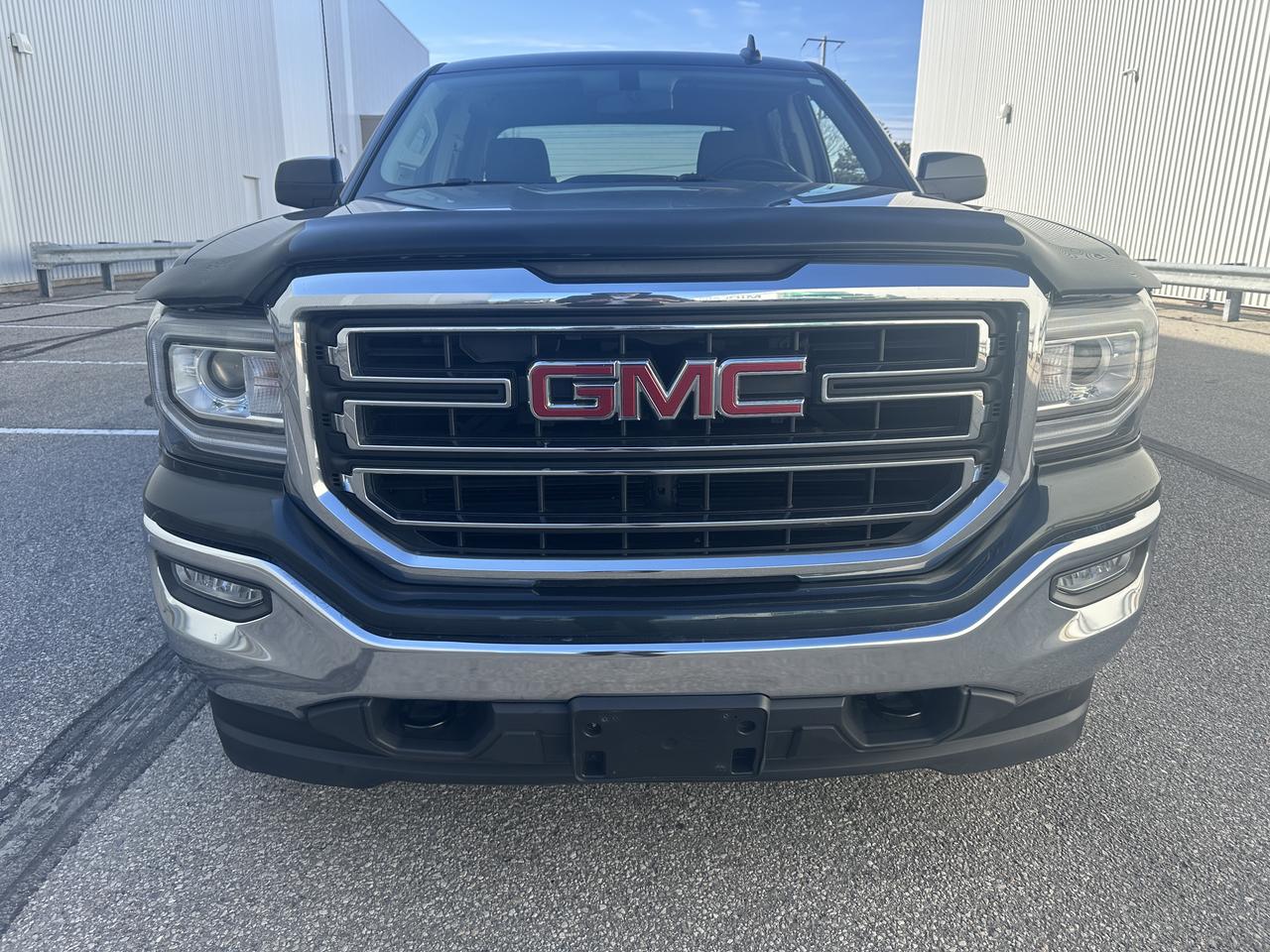 2017 GMC Sierra 1500 4WD Crew Cab SLE Z 71 Codiak Edition Photo2