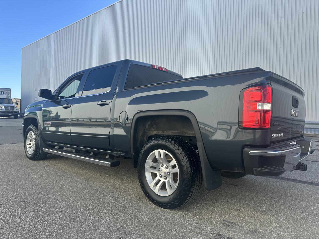 2017 GMC Sierra 1500 4WD Crew Cab SLE Z 71 Codiak Edition Photo4