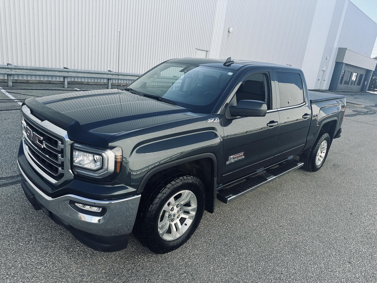 Used 2017 GMC Sierra 1500 4WD Crew Cab SLE Z 71 Codiak Edition for sale in Mississauga, ON