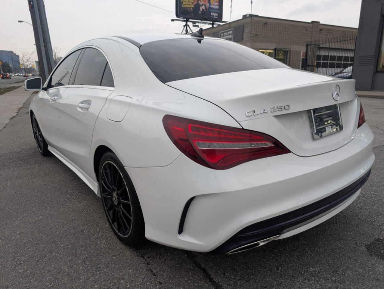 2019 Mercedes-Benz CLA-Class CLA 250 4MATIC * PANORAMIC ROOF * NAVIGATION Photo2