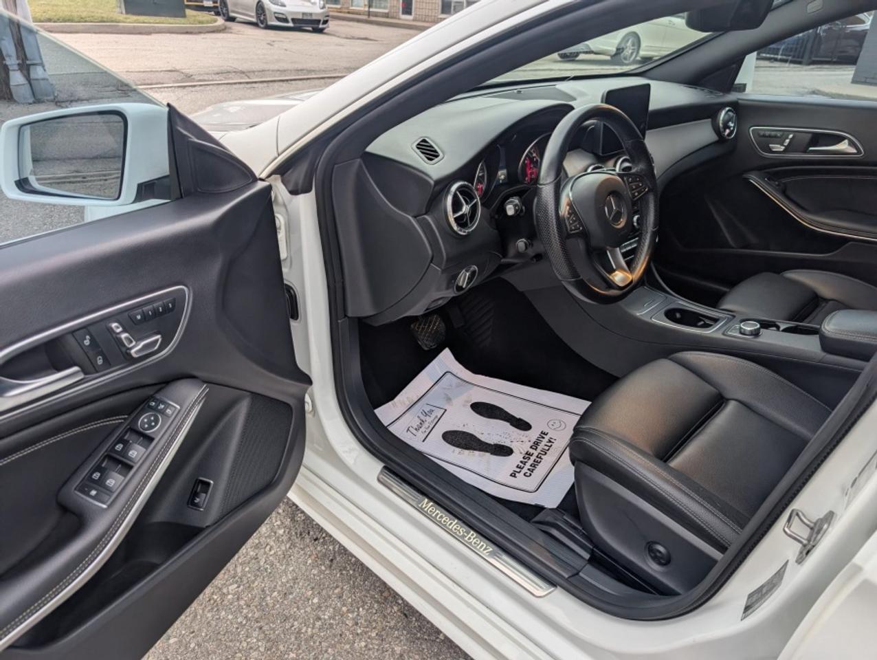 2019 Mercedes-Benz CLA-Class CLA 250 4MATIC * PANORAMIC ROOF * NAVIGATION Photo