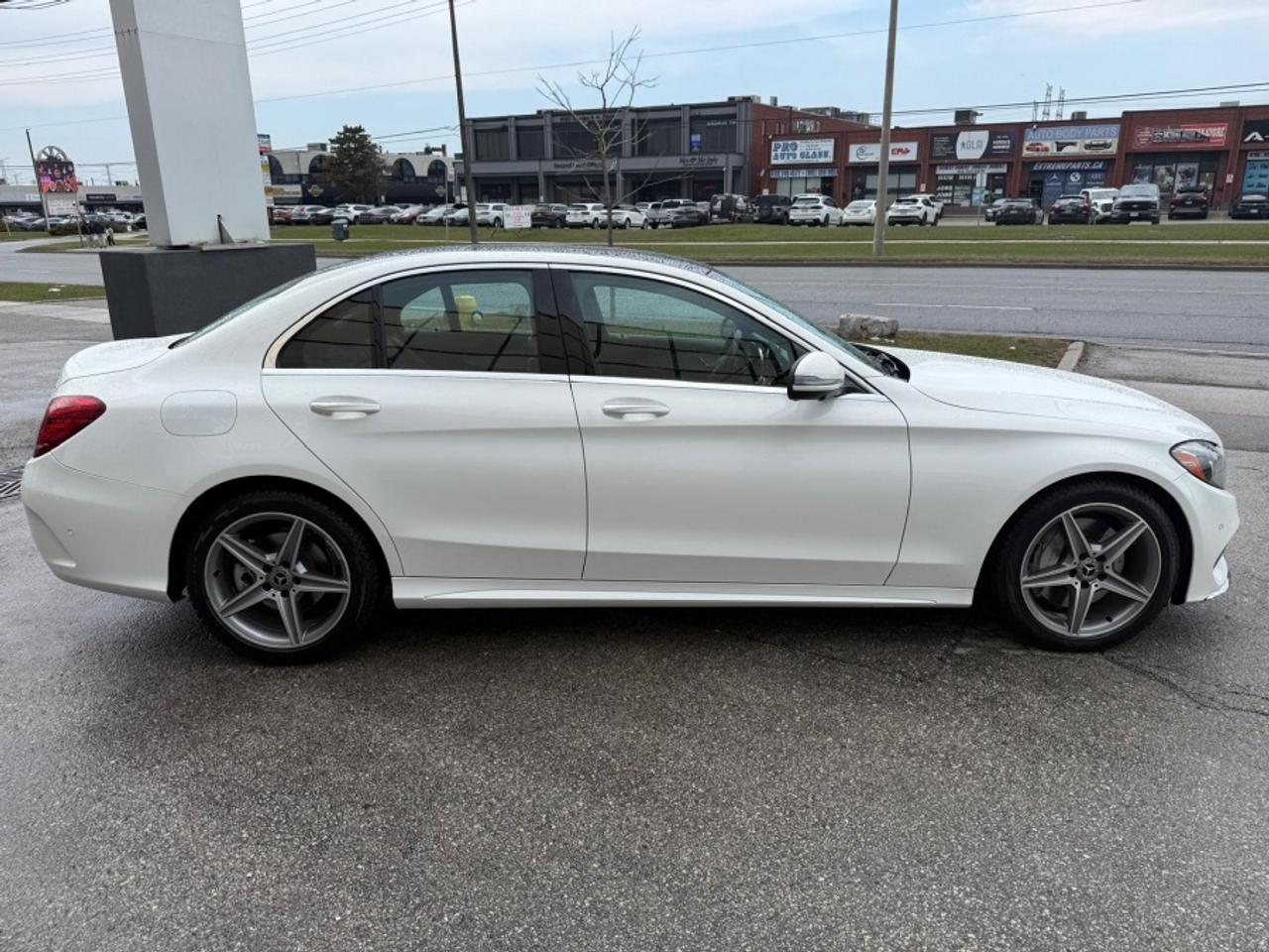 2018 Mercedes-Benz C-Class C 300 4MATIC * NAVIGATION * PANORAMIC ROOF - Photo #4