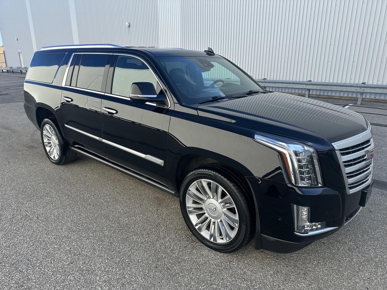 2020 Cadillac Escalade ESV Platinum Triple Black 6.2L Photo0