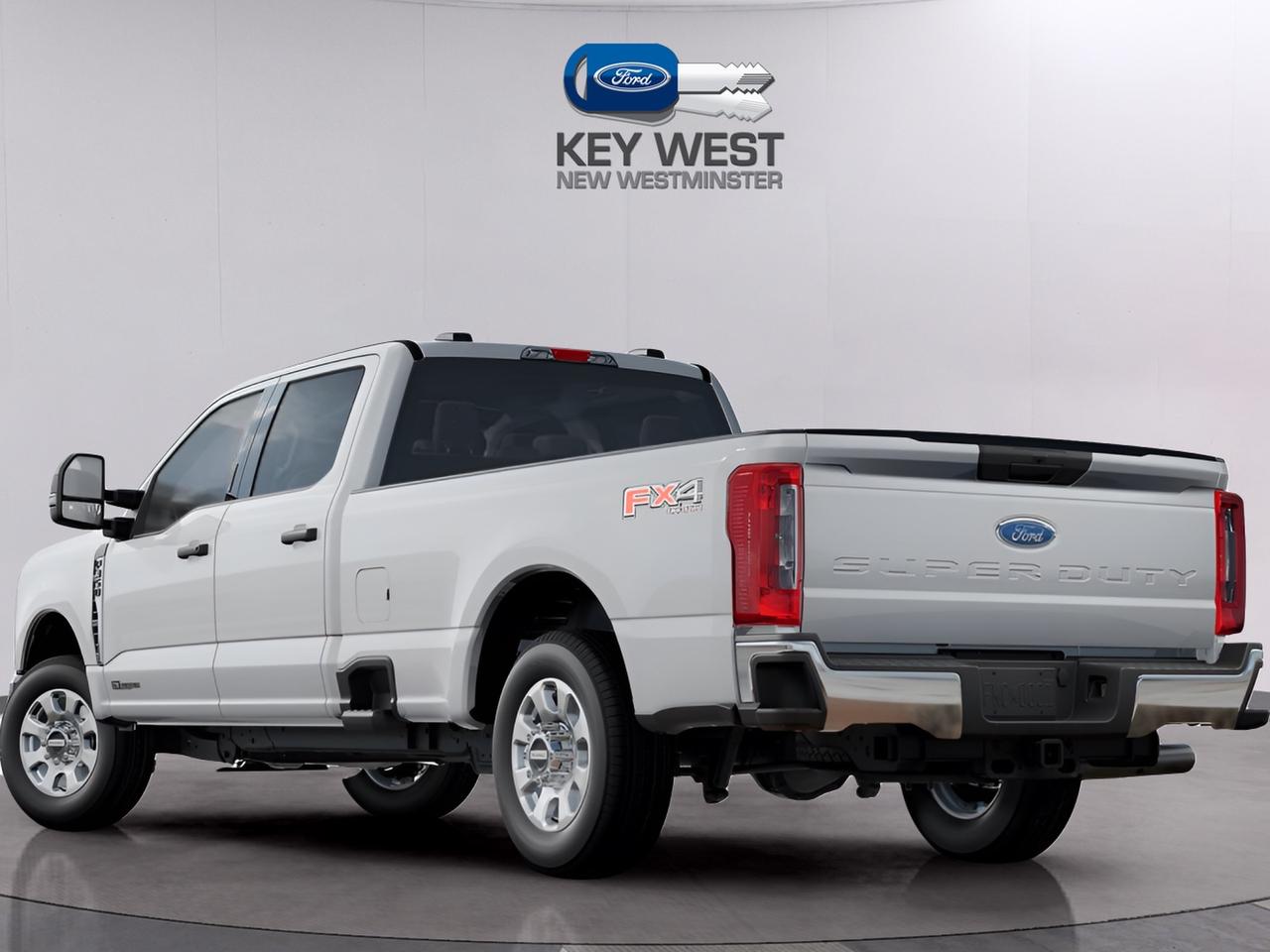 2023 Ford F-350 XLT 4WD Crew Cab 8' Box Photo1