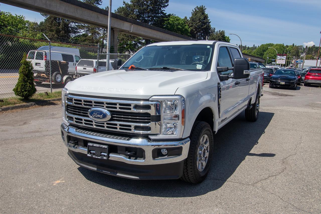 2023 Ford F-350 XLT 4WD Crew Cab 8' Box Photo0