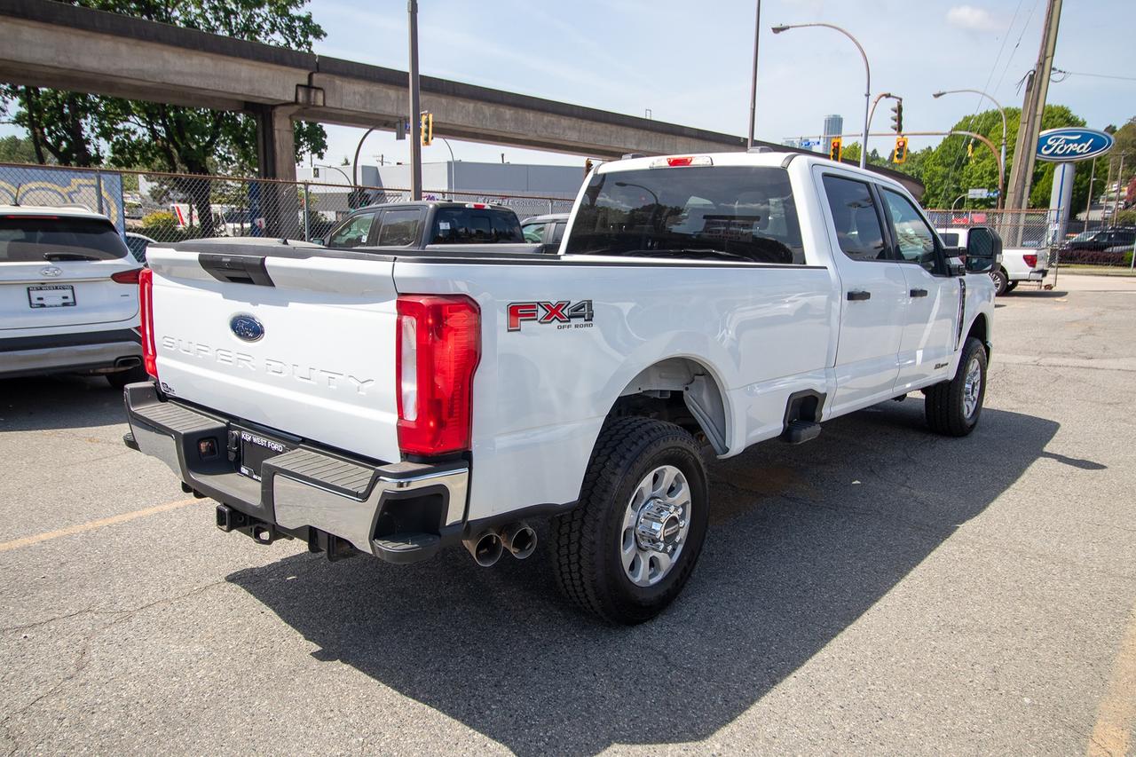 2023 Ford F-350 XLT 4WD Crew Cab 8' Box Photo4