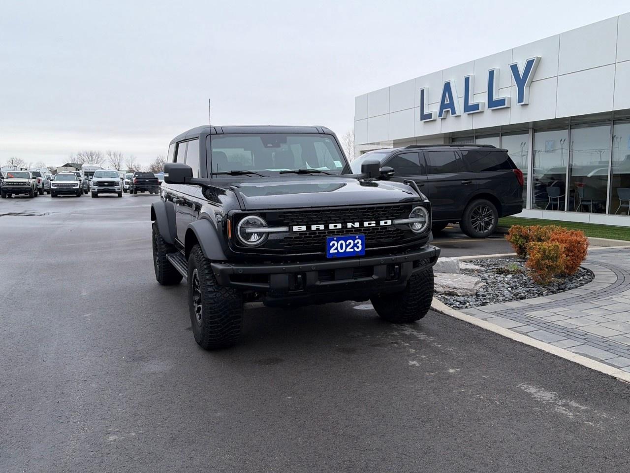 <p>The <strong>2023 Ford Bronco Wildtrak 2.7 V6 automatic</strong> is a rugged, off-roadfocused SUV that combines strong performance with advanced 4x4 capability. Its powered by a <strong>2.7-litre twin-turbo EcoBoost V6</strong> producing around <strong>315 horsepower and 410 lb-ft of torque</strong>, paired exclusively with a <strong>10-speed automatic transmission</strong> and standard four-wheel drive. Designed for serious terrain, the Wildtrak trim includes features like upgraded suspension, locking differentials, and terrain management modes, while still offering modern tech such as SYNC 4 infotainment and available luxury options. Overall, its a high-performance Bronco variant built to handle tough trails while remaining usable as a daily driver.</p>