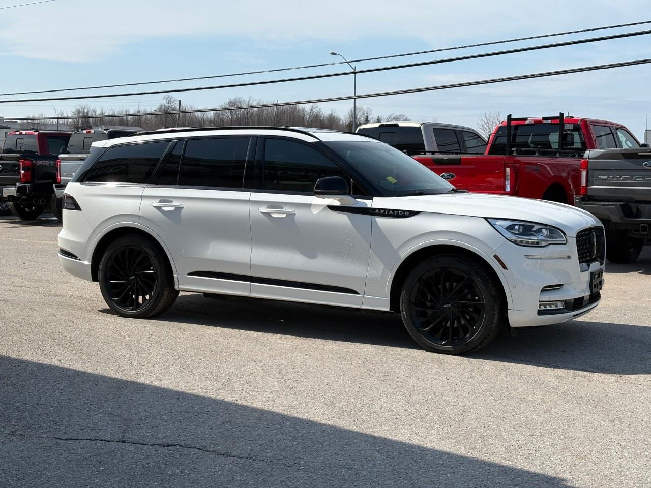 2022 Lincoln Aviator Reserve AWD Photo4
