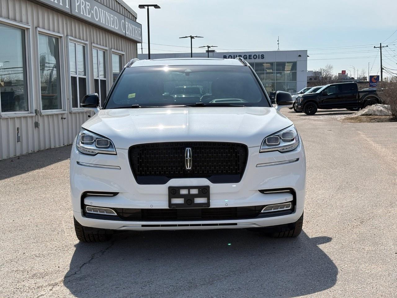 2022 Lincoln Aviator Reserve AWD Photo2