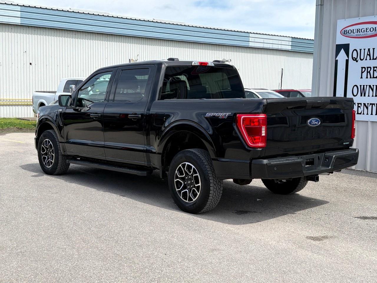 2022 Ford F-150 XLT 4WD SuperCrew 5.5' Box Photo