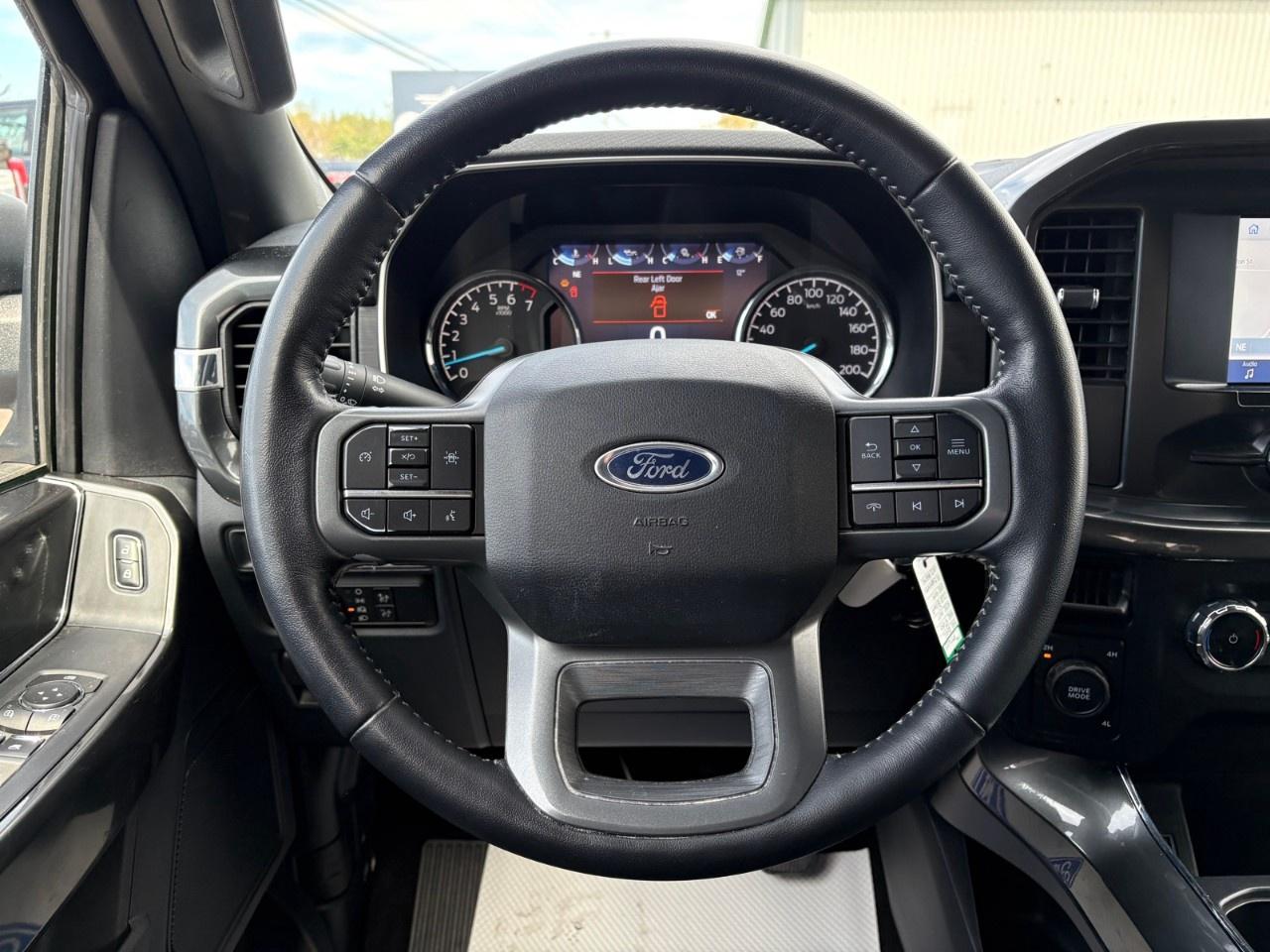 2022 Ford F-150 XLT 4WD SuperCrew 5.5' Box Photo