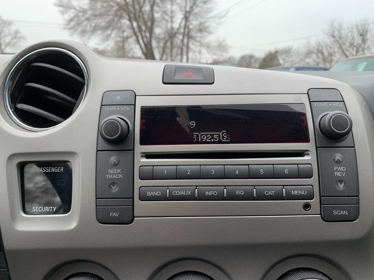 2009 Pontiac Vibe MATRIX 1 OWNER LOW KMS Photo