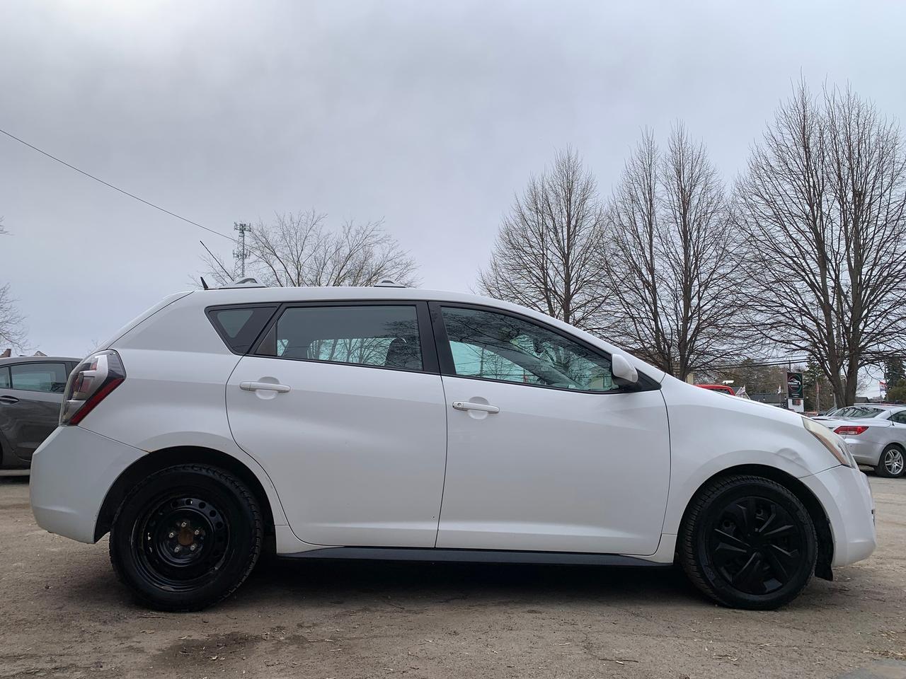 2009 Pontiac Vibe MATRIX 1 OWNER LOW KMS Photo