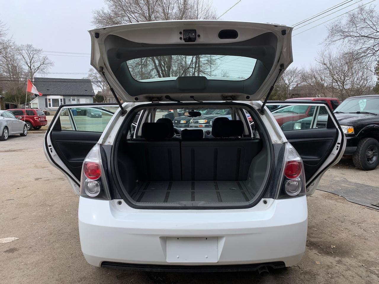 2009 Pontiac Vibe MATRIX 1 OWNER LOW KMS Photo