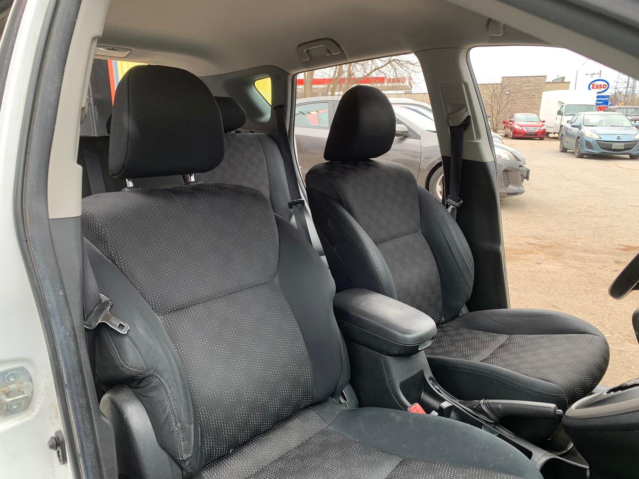 2009 Pontiac Vibe MATRIX 1 OWNER LOW KMS Photo