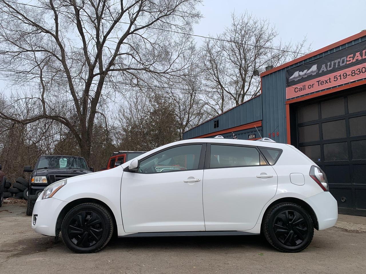 2009 Pontiac Vibe MATRIX 1 OWNER LOW KMS Photo