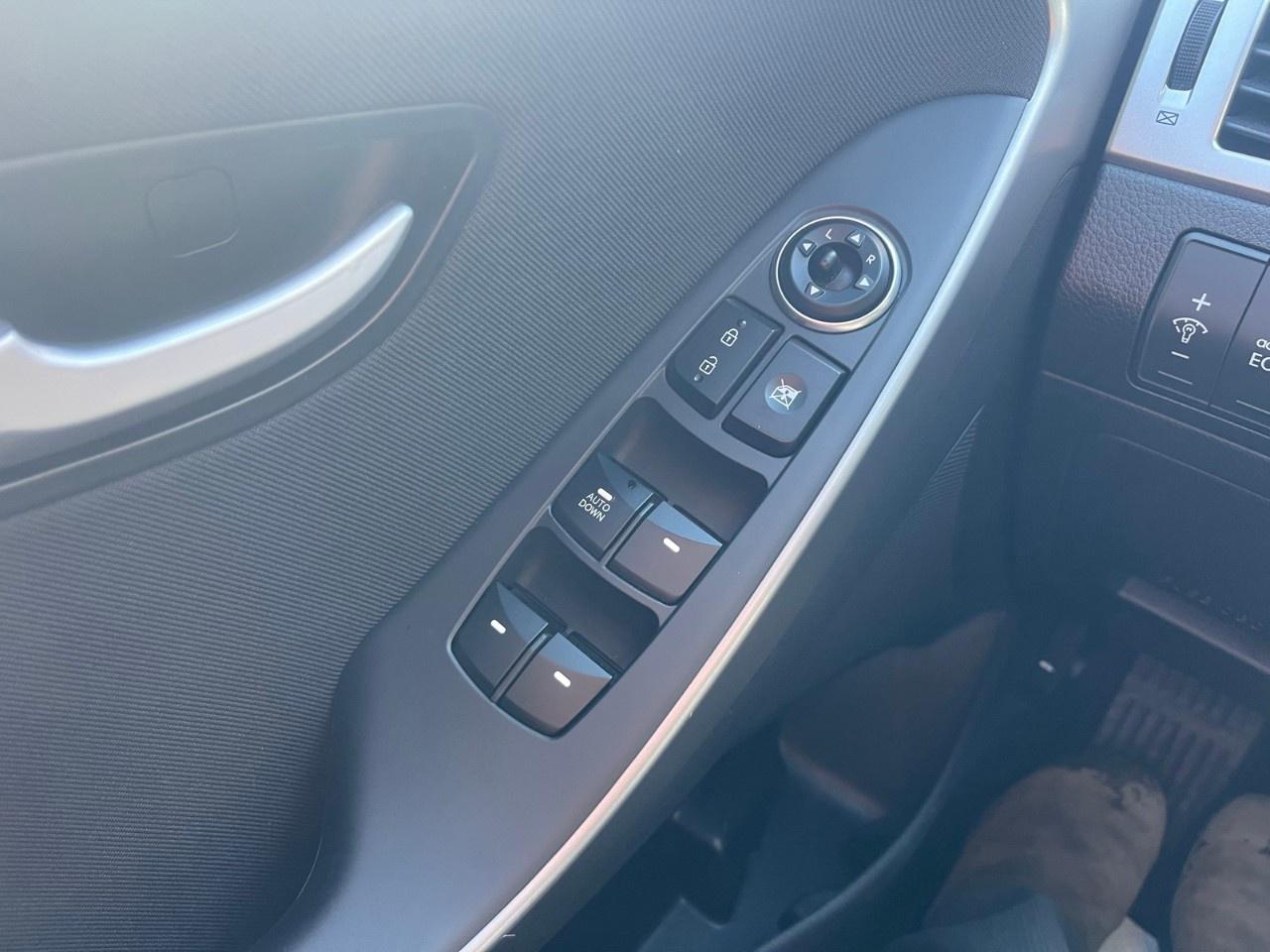 2017 Hyundai Elantra GT 5dr HB Auto GLS Tech Photo