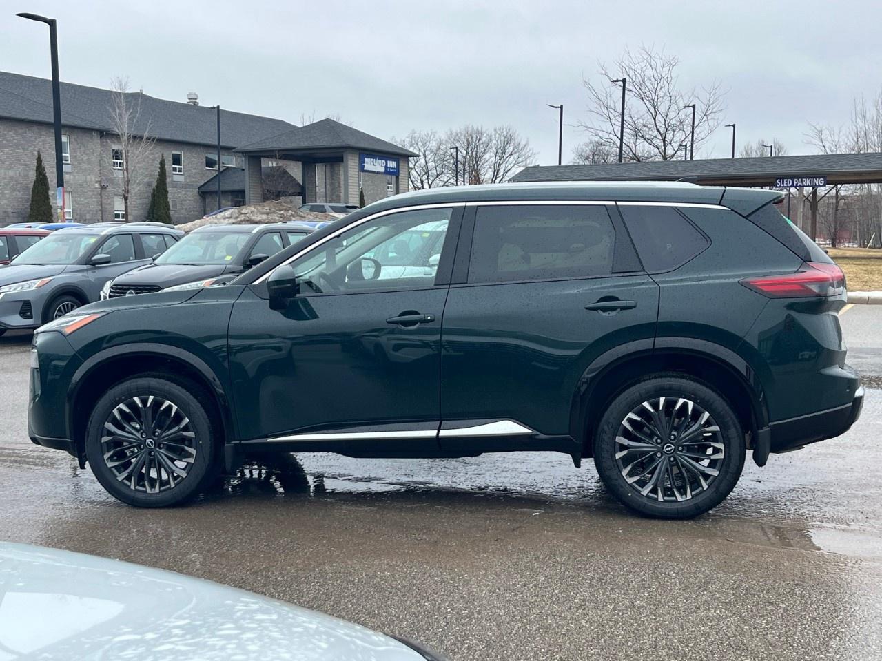 2026 Nissan Rogue AWD Platinum Photo4