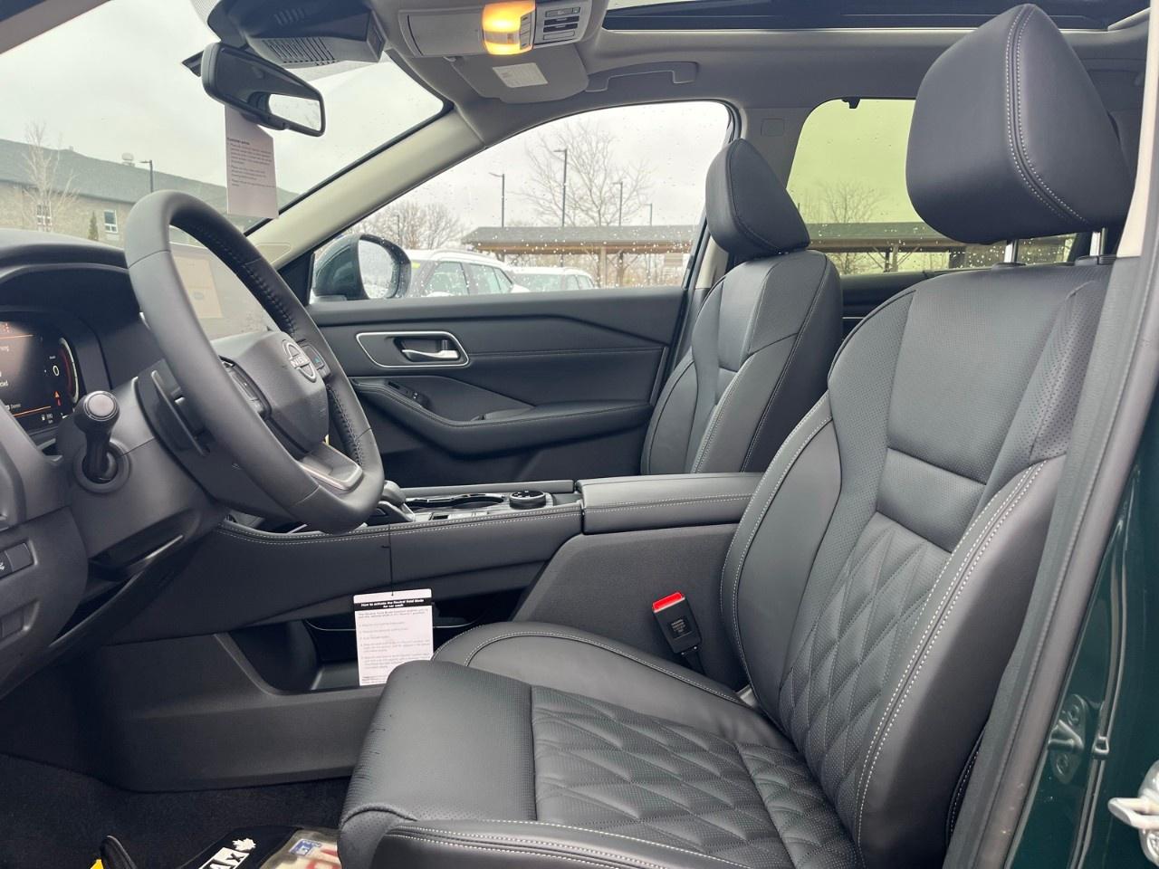 2026 Nissan Rogue AWD Platinum Photo